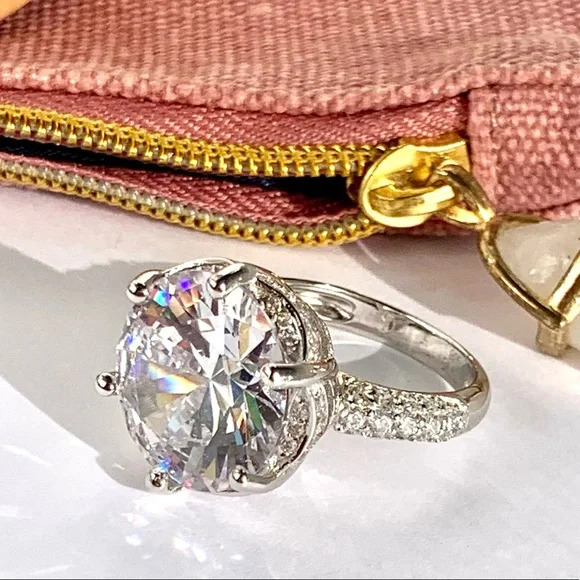 925 Sterling Silver CZ Ring Sz 7 - Picture 2 of 15